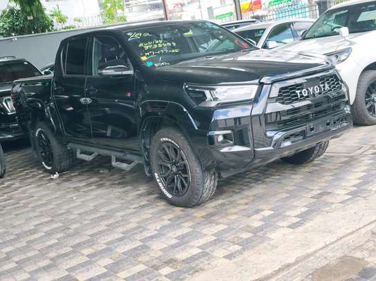 TOYOTA HILLUX GR image 2