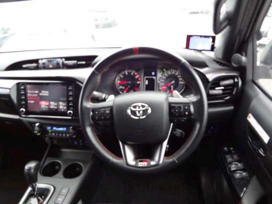Toyota Hilux Double cabin 2018 4x4 image 7