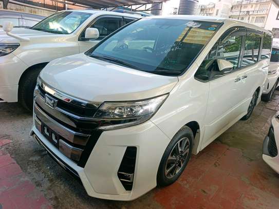 Toyota Noah wxb image 15