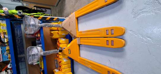 Pallet Truck – Heavy Duty Material Handling Equipment image 2