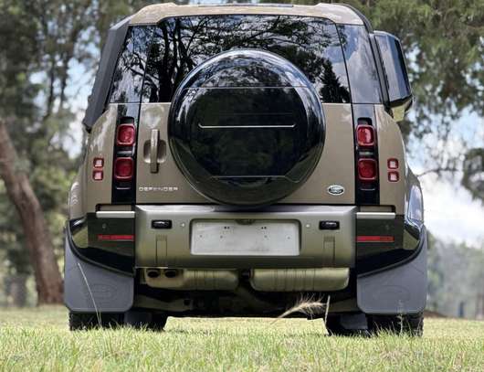 2021 Land Rover defender image 5