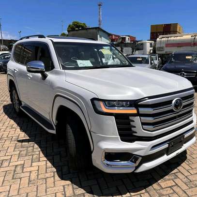 LC300 Land cruiser ZX Diesel 2023 image 2