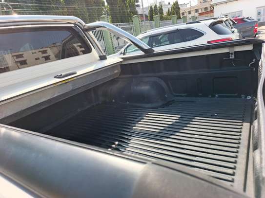 Toyota  Hilux invincible 2017 image 13