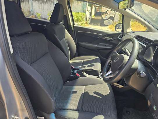 Honda Fit silver 2018 2wd image 11