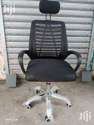OFFICE CHAIRS WITH HEADREST image 2