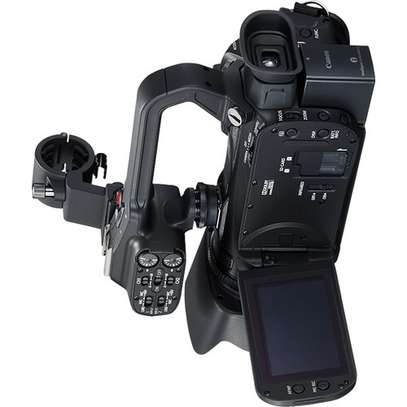 CANON XA15 CAMCORDER image 2