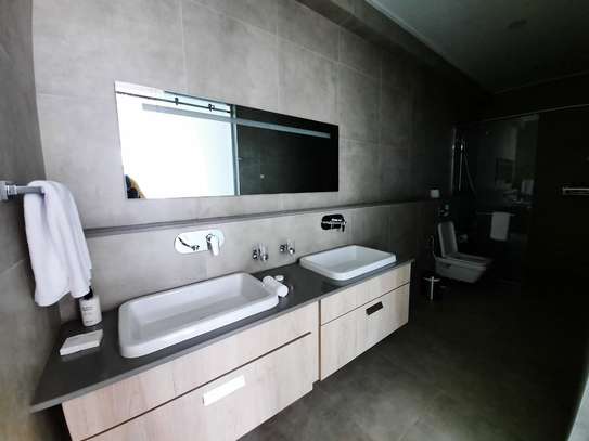 Serviced 3 Bed Apartment with En Suite in Westlands Area image 6