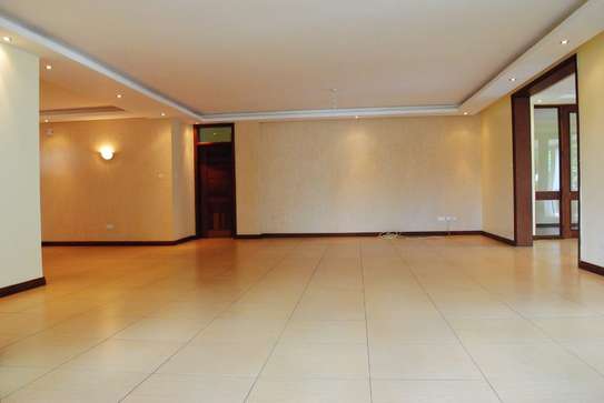 3 Bed Apartment with En Suite in Riverside image 2