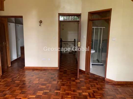 4 Bed House with En Suite in Rosslyn image 2