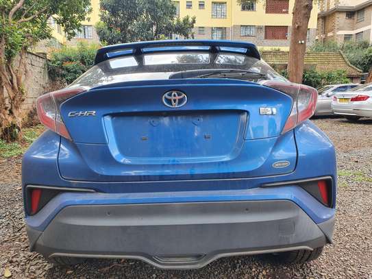 TOYOTA CHR HYBRID image 8