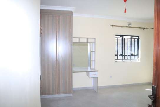 3 Bed House with En Suite in Kitengela image 12