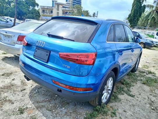 Audi Q3 blue image 2
