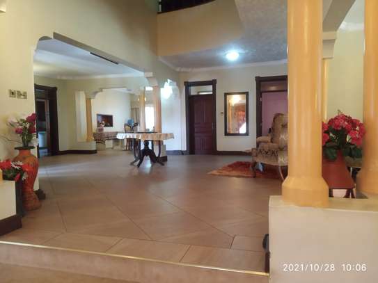 5 Bed House with En Suite in Muthaiga image 2