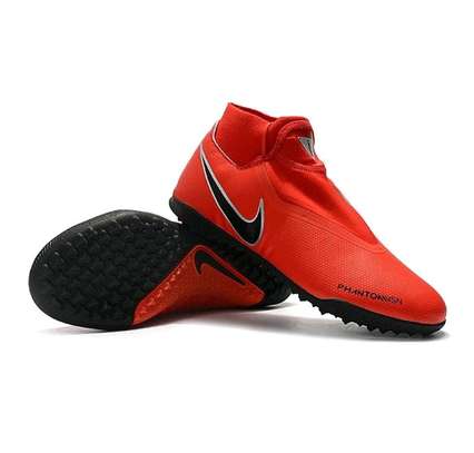 Nike Phantom Vsn Astro Turf Soccer Trainer Boot in Nairobi CBD PigiaMe