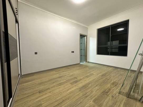 3 Bed Apartment with En Suite in Lavington image 5