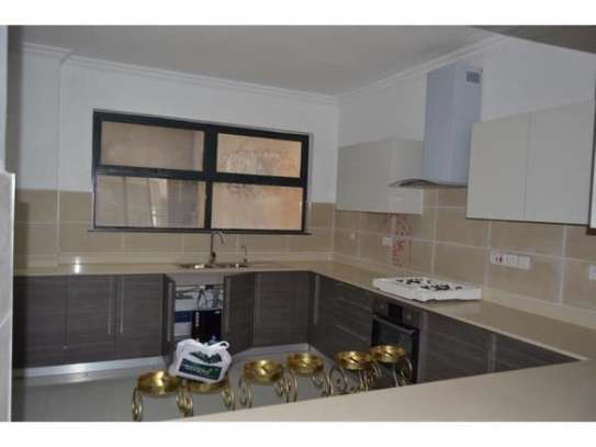 3 Bed Apartment with En Suite at Riverside Drive image 2