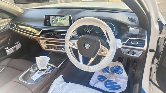 BMW 740i White 2017 Sunroof IM image 6