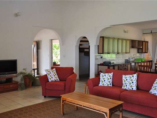 3 Bed House with En Suite at Vipingo Drive image 5