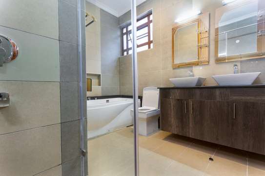 4 Bed Villa with En Suite in Ngong image 7