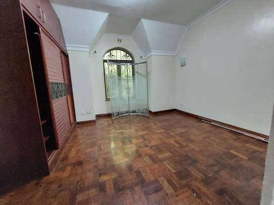 5 Bed Townhouse with En Suite at Othaya Road image 19