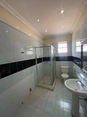 4 Bed Apartment with En Suite in Kileleshwa image 16