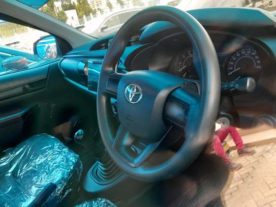 Toyota Hilux single cab 2wd 2016 image 6