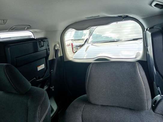 Toyota Esquire pearl white image 4