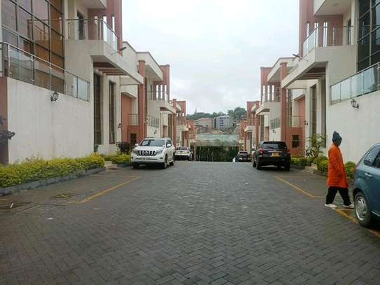 5 Bedroom Townhouse for Rent in Lavington Nairobi Kenya image 2