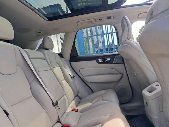 Volvo xc60 plug in image 4