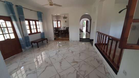 4 Bed House with En Suite in Shanzu image 8