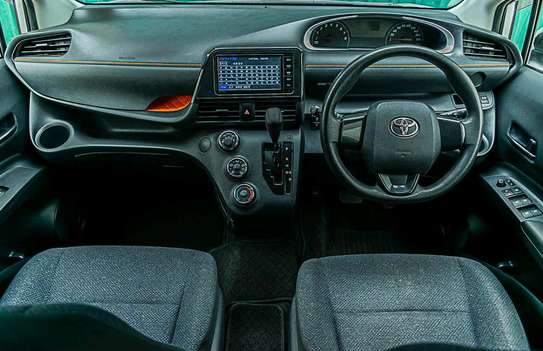 Toyota Sienta 2016 model image 2