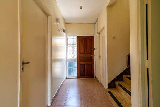 3 bedroom townhouse for rent in Langata image 15