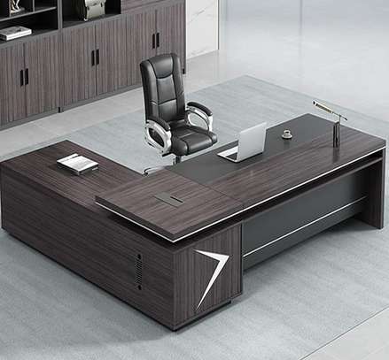 Office Desk : 1.6 Meter Executive Manager Office Desk image 1