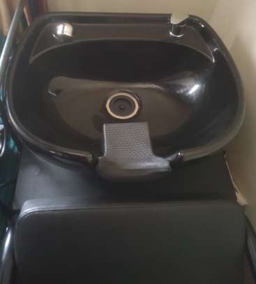 Selling my Brand new imported salon sink image 2