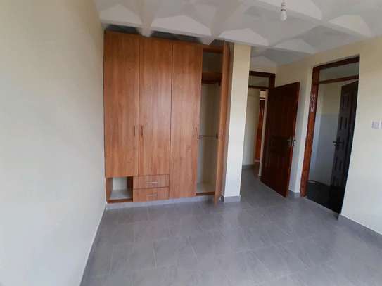 2 bedroom apartment en suite image 5