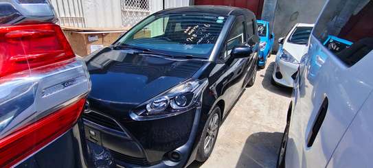 Toyota Sienta Black hybrid 2018 image 1