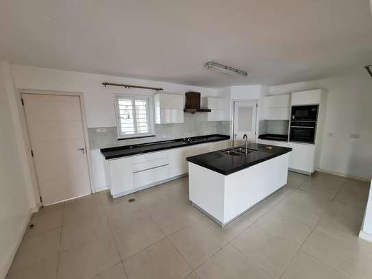 4 Bed Apartment with En Suite in Lavington image 9