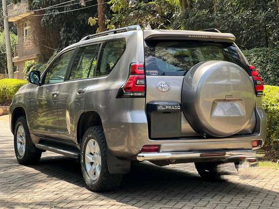 2018 LAND CRUISER Prado VXL image 8