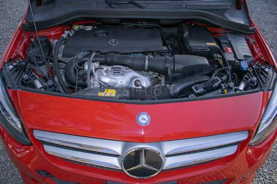 2016 MERCEDES BENZ B180 RED COLOUR image 11
