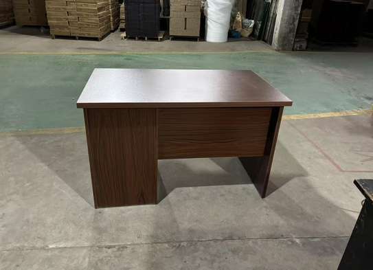 Modern Wooden 1.4m Lockable Computer Office Desk image 9