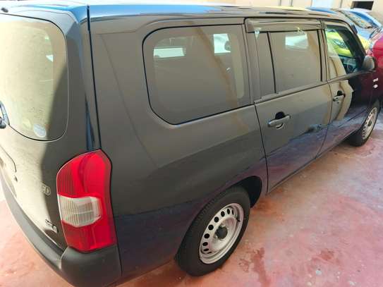 Toyota sunroof hybrid Gl image 7