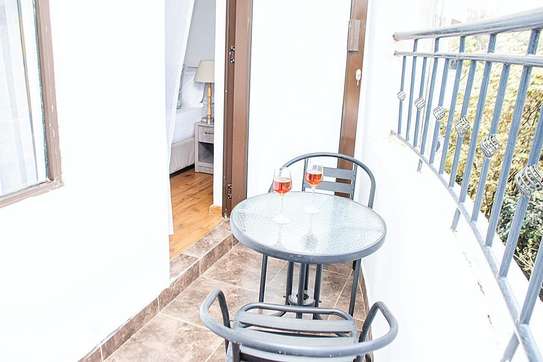 Serviced 4 Bed Apartment with En Suite at Riverside image 14