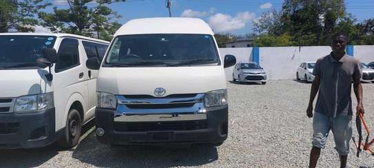 TOYOTA HIACE COMMUTER 18 SEATER.. image 9