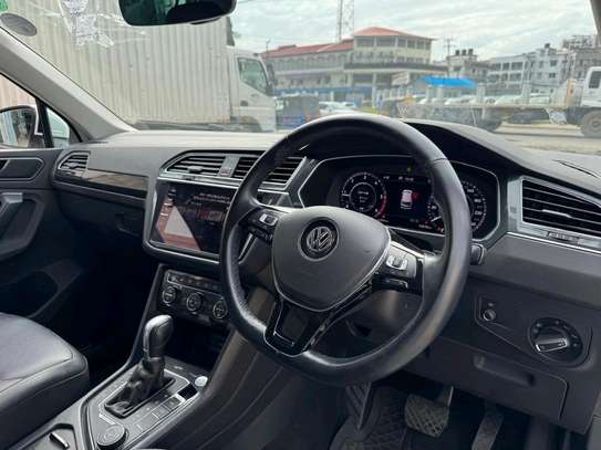 Volkswagen Tiguan white image 5