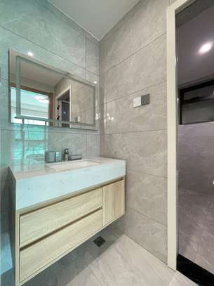 1 Bed Apartment with Swimming Pool in Kileleshwa image 7