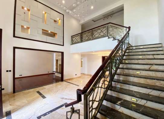 5 Bed House with En Suite in Runda image 5