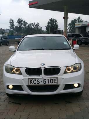 BMW 320i image 2