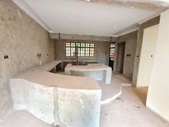 7 Bed House with En Suite at Kerarapon Drive image 7