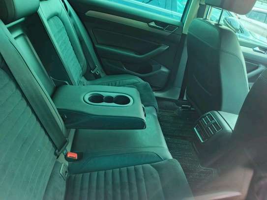 Volkwagen Passat  silver image 8