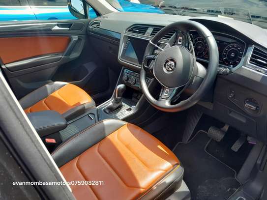 Volkswagen tiguan Sunroof 2018 image 3